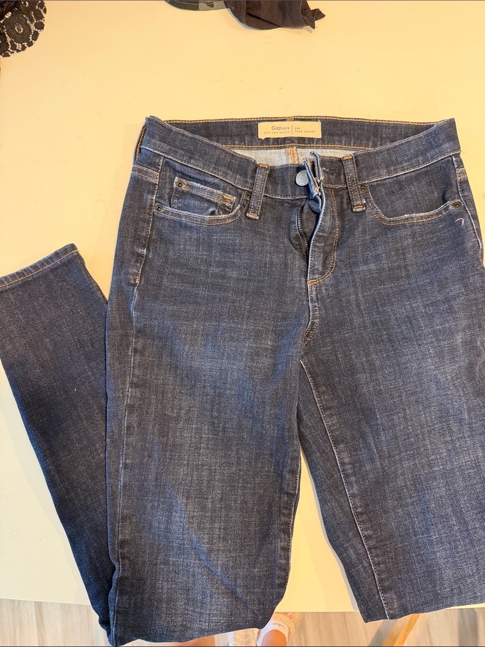 GAP Women’s Skinny Jeans in Dark Blue Wash